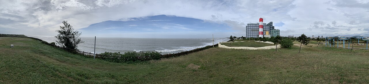 海天一線看海區海岸全景